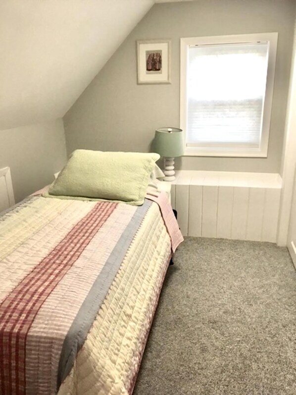 4 chambres, fer et planche à repasser, accès au Wi-Fi (inclus)