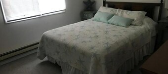 Amazing home in Barnegat Light with 5 Bedrooms and WiFi