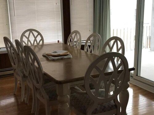Amazing home in Barnegat Light with 5 Bedrooms and WiFi