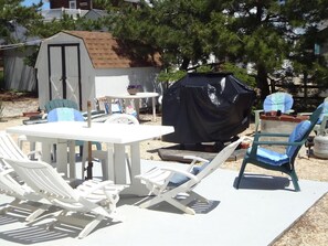 Outdoor dining - Steps From The Beach (Surf City)