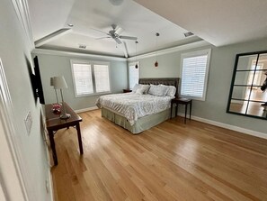 6 bedrooms, iron/ironing board, free WiFi, bed sheets