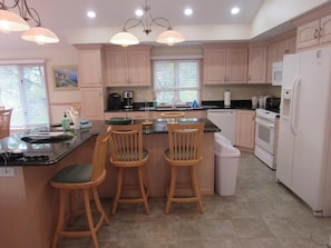 Kühlschrank, Ofen, Herdplatte, Geschirrspüler