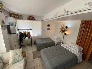 4 bedrooms, iron/ironing board, WiFi