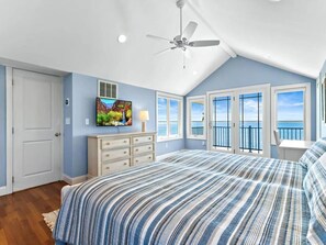 5 bedrooms, iron/ironing board, free WiFi - Bayfront North Beach (North Beach)