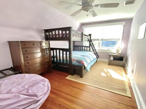 4 bedrooms, iron/ironing board, free WiFi - LBI vacation rental property (Brant Beach)