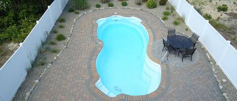 Een verwarmd zwembad