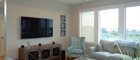 Smart TV, table tennis