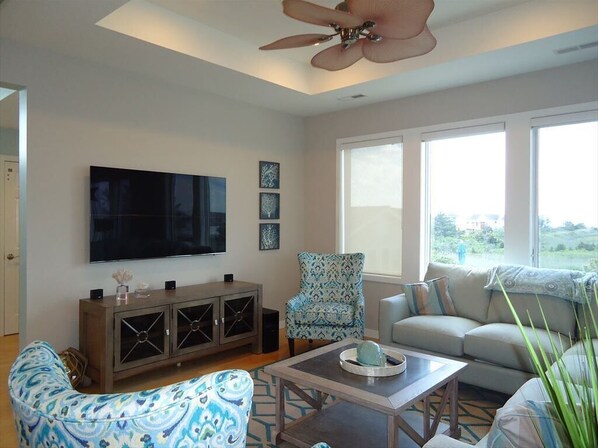 Smart TV, table tennis