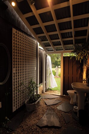 Interior - Island Waterfront Estate, Sunsets, boat basin, Close Beaches, Sleeps12, dogs OK (Wanchese)