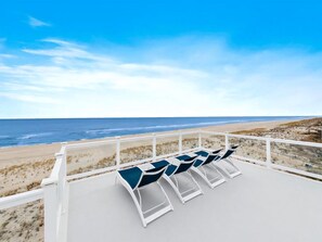 Liegestühle, Strandtücher