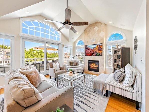 Smart TV, DVD player