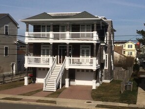 Exterior - 4 bedroom accommodation in Beach Haven (Beach Haven)