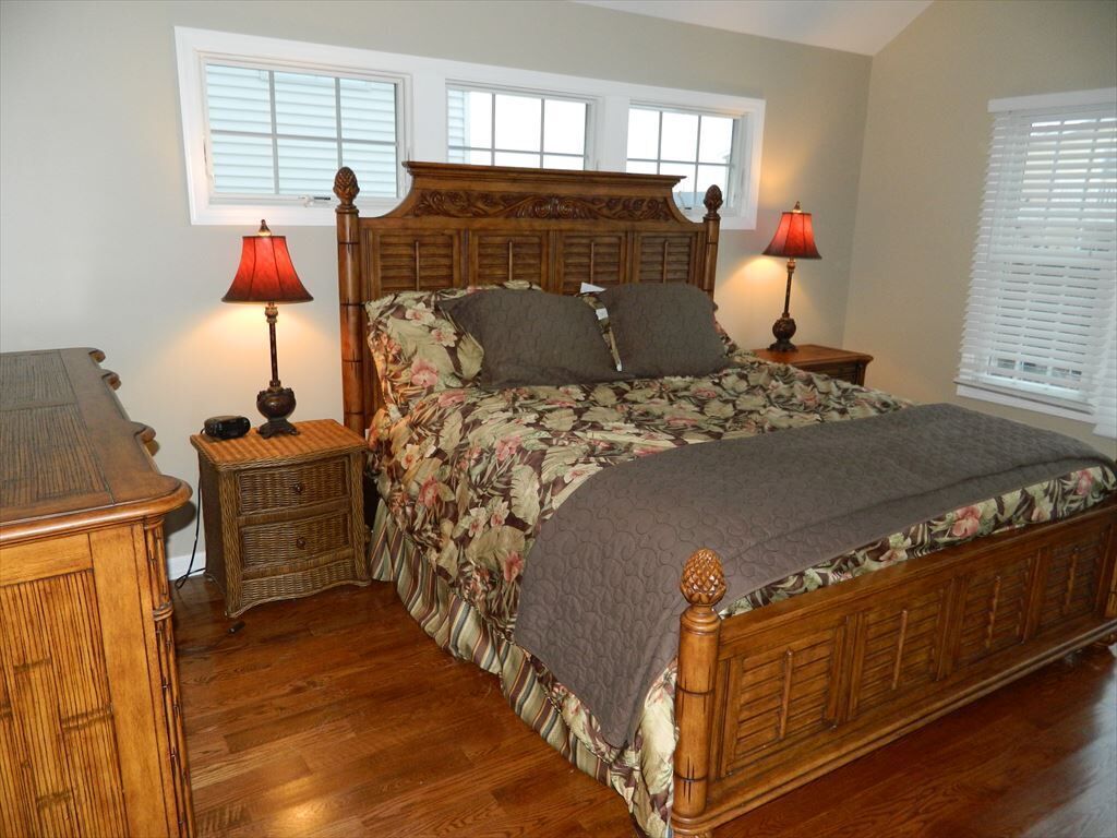 6 bedroom accommodation in Surf City