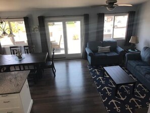 Smart TV, DVD player