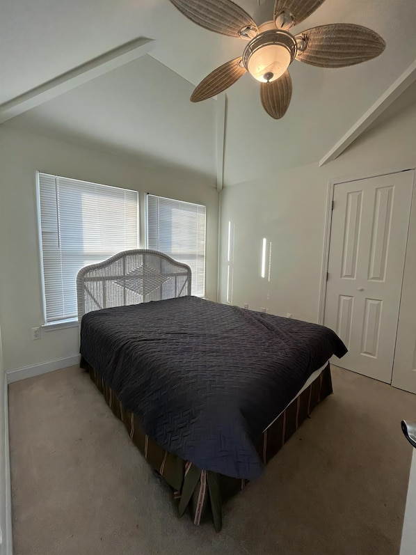 6 habitaciones, tabla de planchar con plancha y wifi gratis