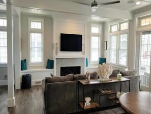 Smart TV, fireplace, DVD player