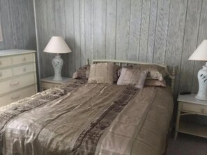 5 chambres, fer et planche à repasser, Wi-Fi gratuit, draps fournis