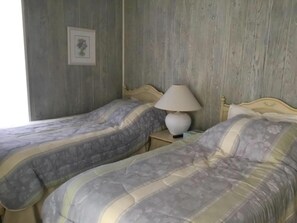 5 bedrooms, iron/ironing board, free WiFi, bed sheets - OCEAN VIEWS IN LOVELADIES! (Loveladies)
