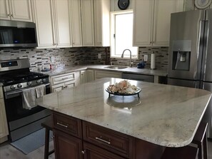 Réfrigérateur, four, plaque de cuisson, lave-vaisselle