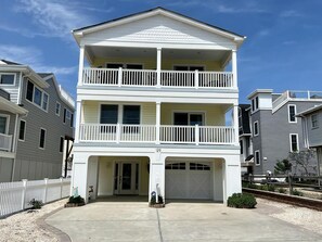 Exterior - Nice home in Ship Bottom with 3 Bedrooms, Private swimming pool and WiFi (Ship Bottom)