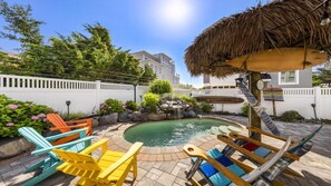 A heated pool - Nice home in Ship Bottom with 3 Bedrooms, Private swimming pool and WiFi (Ship Bottom)