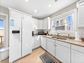 Køleskab, ovn, kogeplade, opvaskemaskine