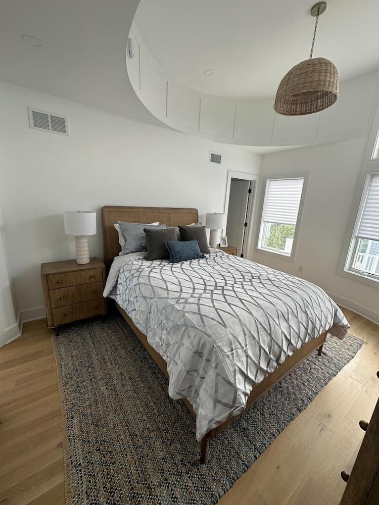 1345 6309F Boulevard LLC Harvey Cedars Vrbo