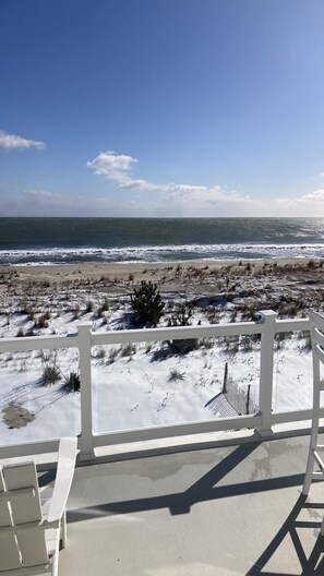 Unclassified image, 3 of 10, button