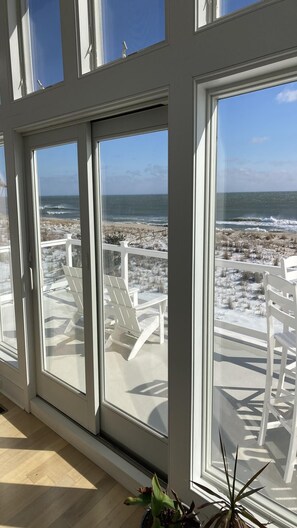 Unclassified image, 5 of 10, button