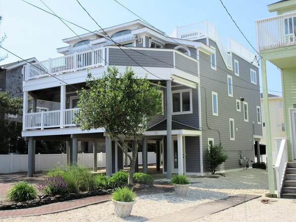 Exterior - Close walk to the beach, the perfect home for a single family. (Harvey Cedars)