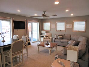 Smart TV, DVD player - Close walk to the beach, the perfect home for a single family. (Harvey Cedars)