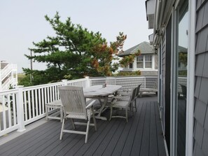Outdoor dining - Close walk to the beach, the perfect home for a single family. (Harvey Cedars)