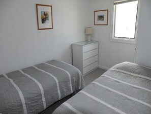 3 bedrooms, iron/ironing board, free WiFi - 2nd Floor OceanFront Duplex (North Beach Haven)