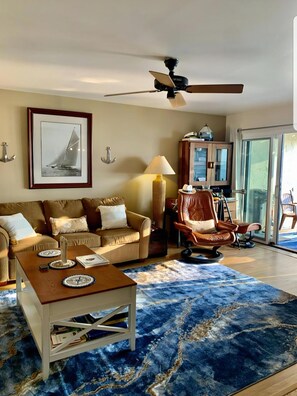 Smart TV, DVD player