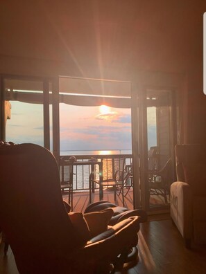 تلفزيون ذكي، مشغل دي في دي