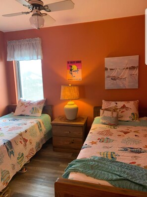 2 bedrooms, iron/ironing board, free WiFi