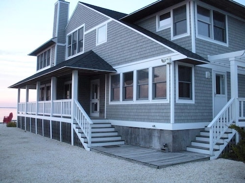 5 bedroom accommodation in Loveladies