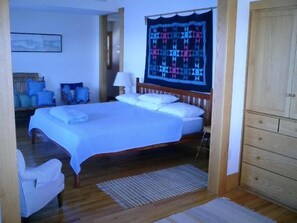 5 habitaciones, tabla de planchar con plancha y wifi gratis 