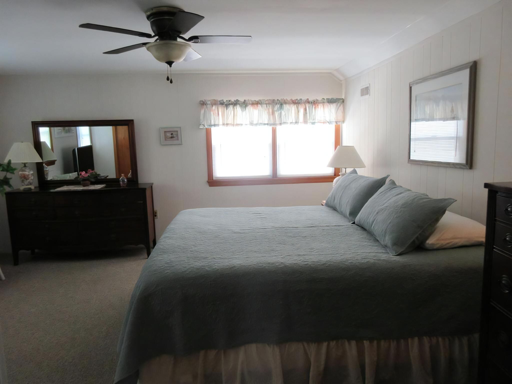 4 bedrooms, iron/ironing board, Internet