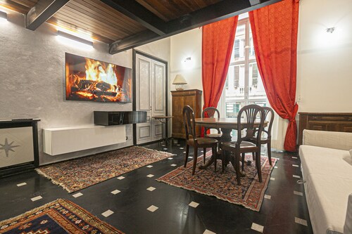 PATRICIAN DWELLING IN THE CENTER OF GENOA