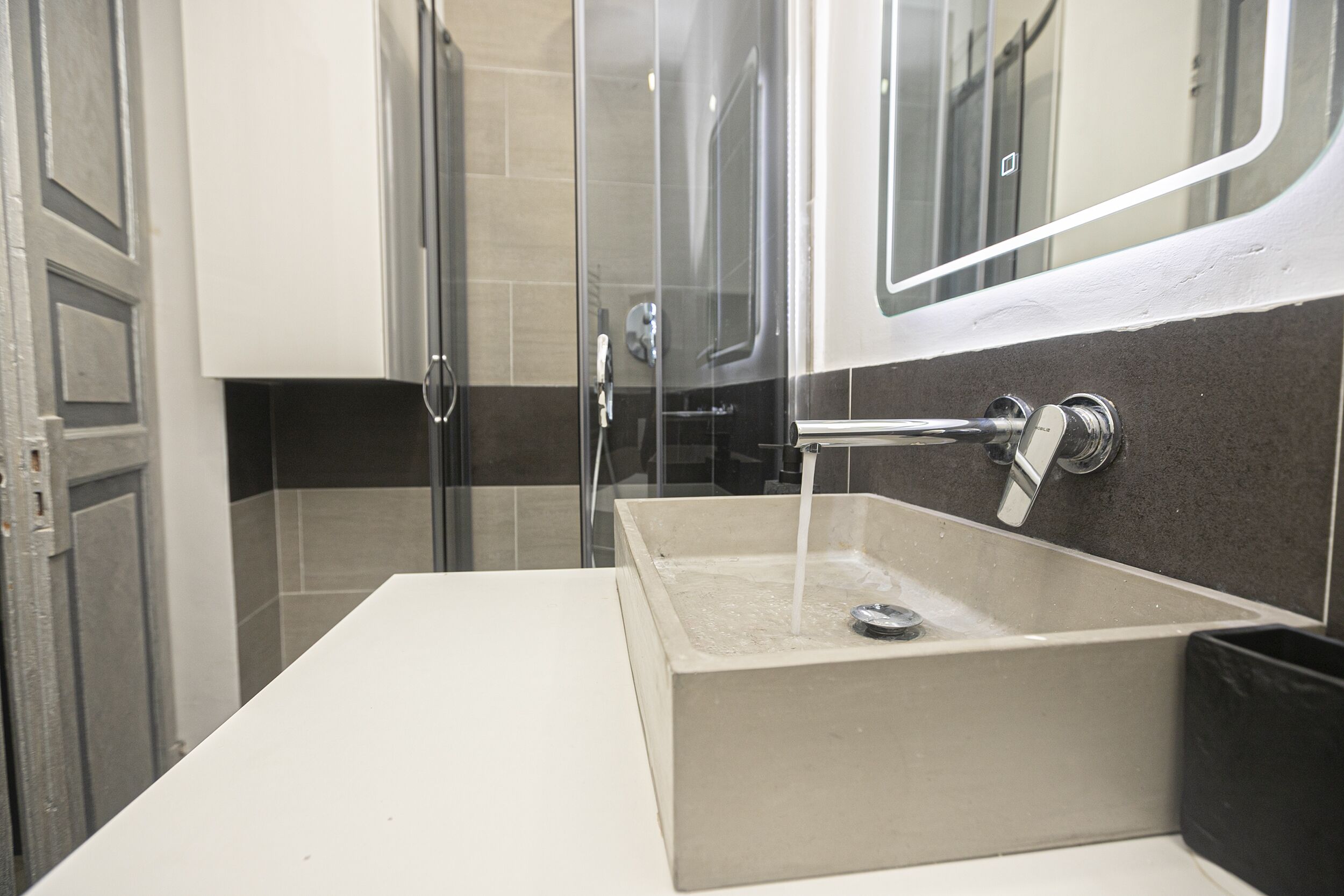 Doccia, asciugacapelli, bidet, asciugamani
