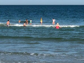 Liegestühle, Strandtücher
