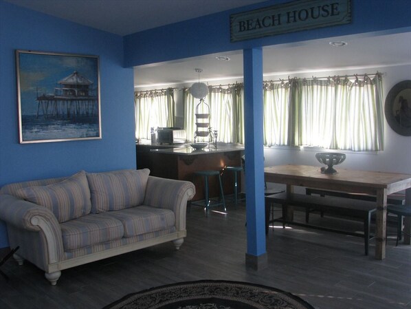 TV, DVD player - Super cute!! Waterfront Lagoon in Beach Haven West! (Manahawkin)