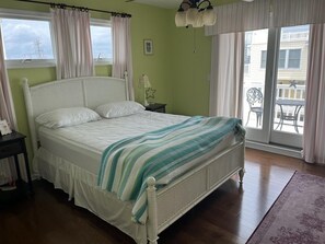 5 bedrooms, iron/ironing board, free WiFi