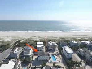 Privatstrand in der Nähe, Liegestühle, Strandtücher