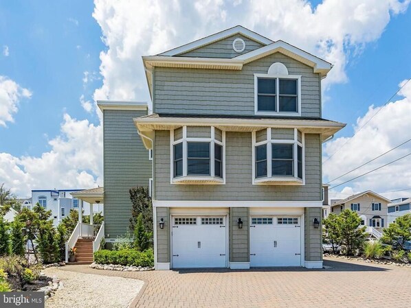 Exterior - pet friendly vacation rental on LBI (Brant Beach)