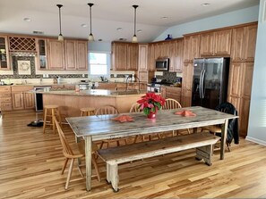 Dining - pet friendly vacation rental on LBI (Brant Beach)