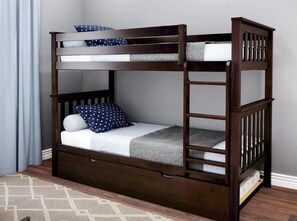 5 bedrooms, iron/ironing board, free WiFi - pet friendly vacation rental on LBI (Brant Beach)