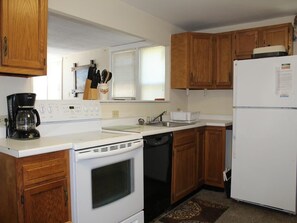 Fridge, microwave, oven, stovetop - 4 bedroom accommodation in Beach Haven Terrace (Beach Haven Terrace)