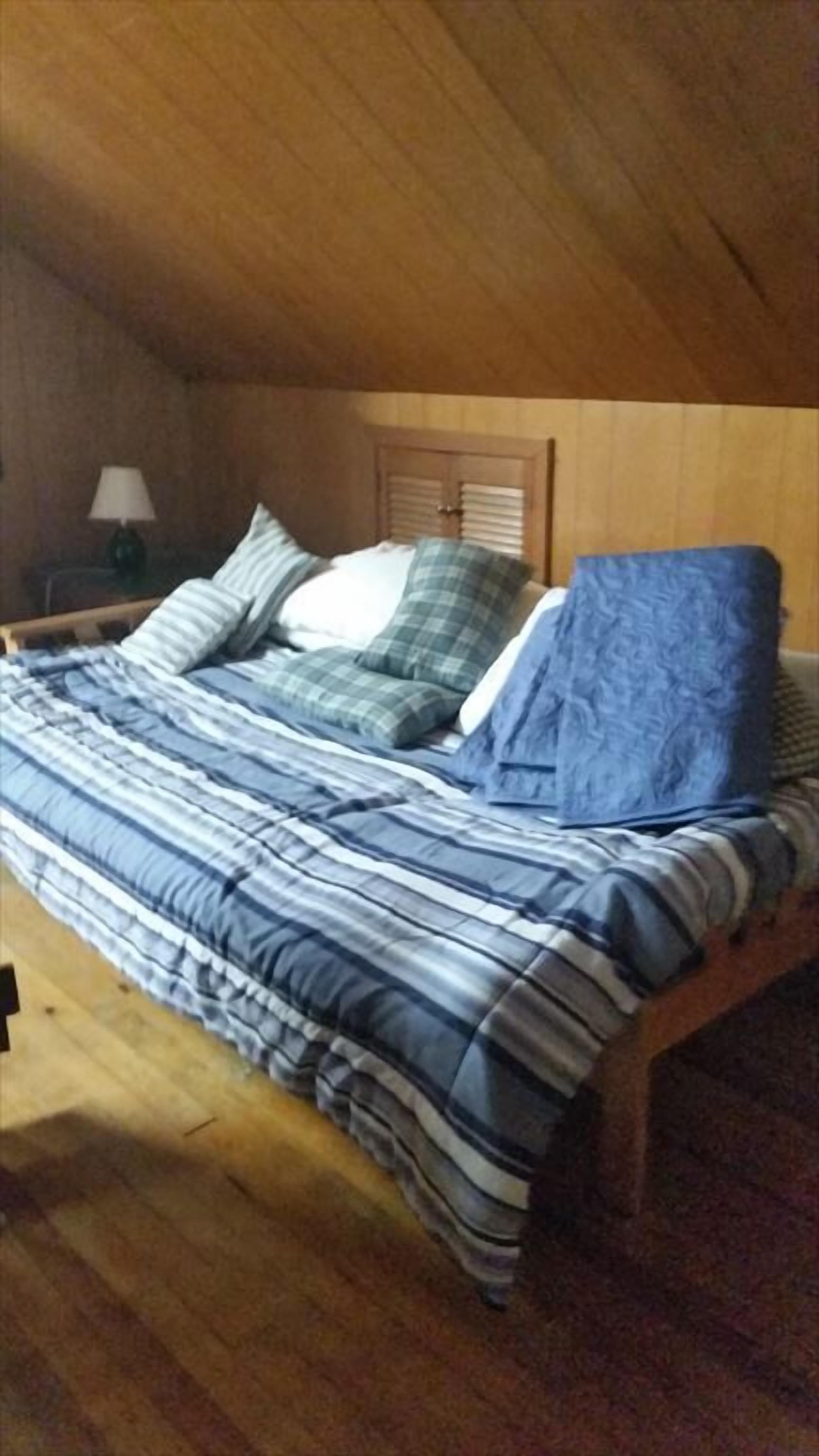 6 chambres, fer et planche à repasser, Wi-Fi